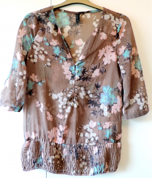 Super schöne geblümte Bluse