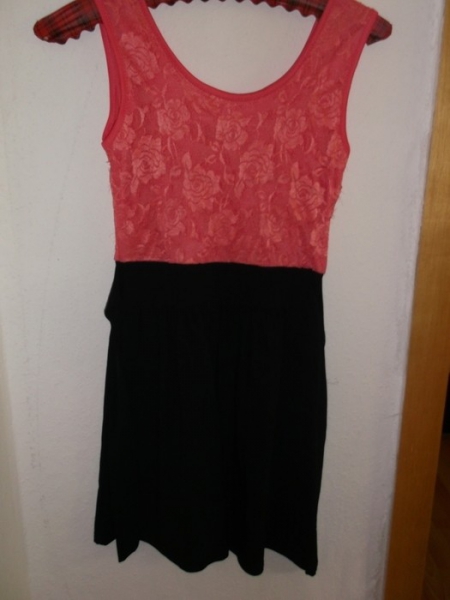 Sommerkleid pink schwarz mit Spitze