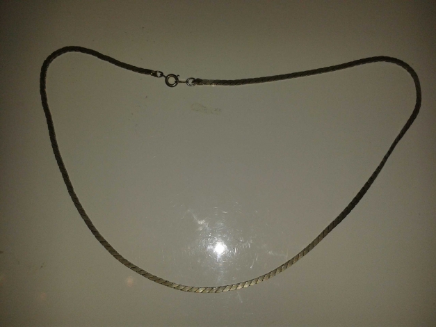 Silberfarbene Kette (ohne Anhänger)