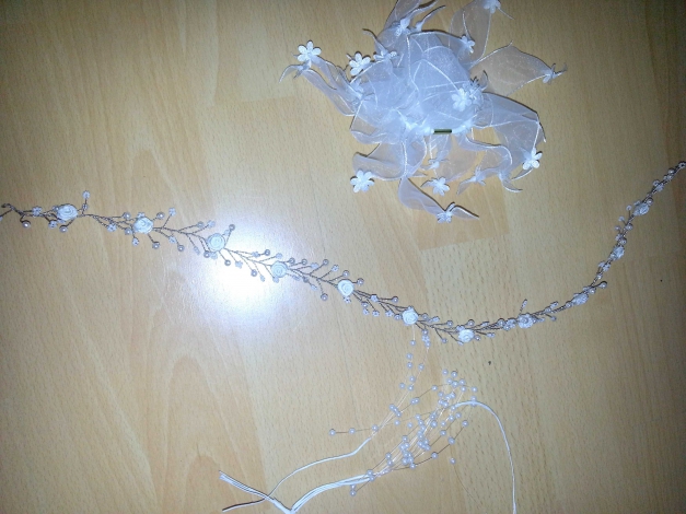 Kommunionkleid mit Blümchenmuster