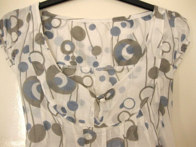 Longbluse/Longtop mit Punkten weiß Gr. XS-S *neuwertig*