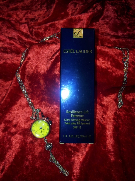 Estee Lauder Resilience Lift Extreme Radiant Lifting Makeup SPF 15 OVP