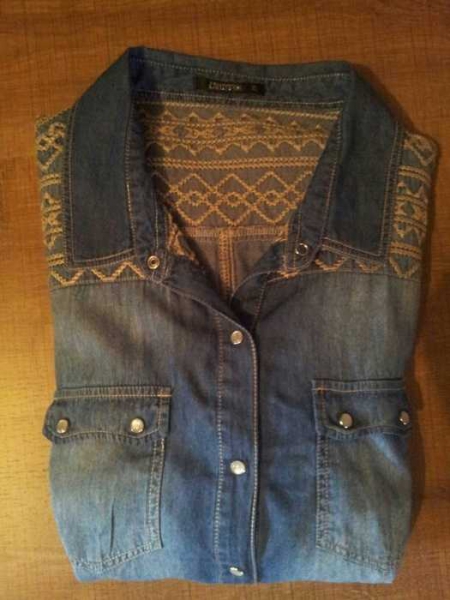 Jeansbluse von Colloseum - tolle Stickerei