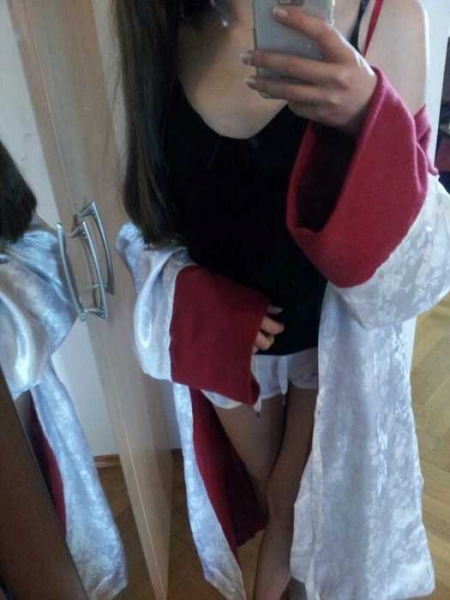 Wunderschöner, edler Morgenmantel**weiß, rot**40, 42