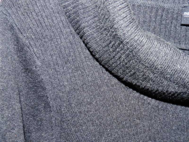 elegantes dunkelgraues Wollkleid