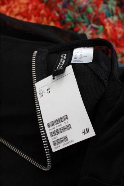 wunderschönes High-Low-Kleid in schwarz mit durchsichtigen Einsätzen (Versandkosten inklusive)