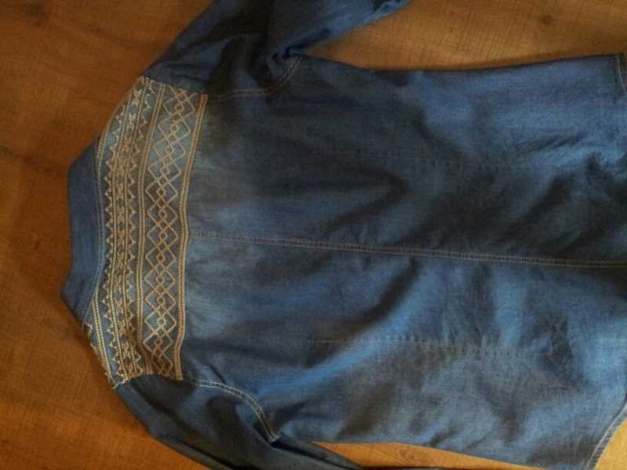 Jeansbluse von Colloseum - tolle Stickerei