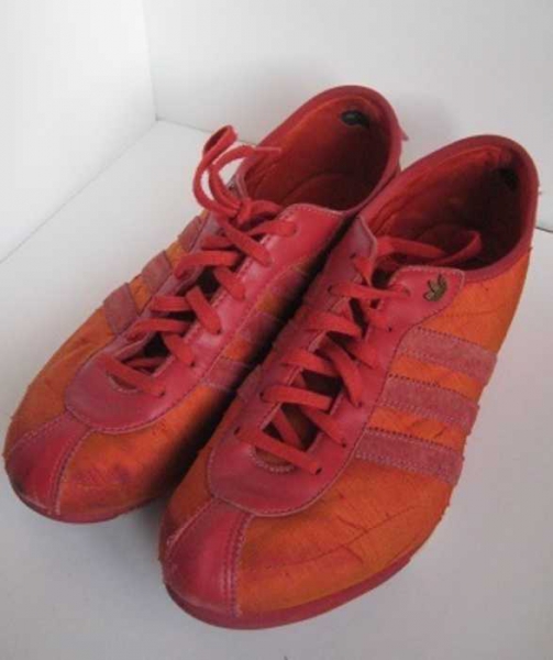 Adidas Okapi Seide 40 2/3 orange rot