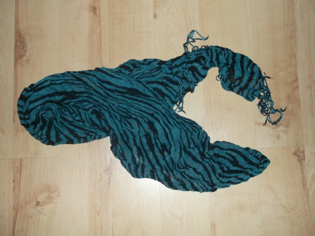 süßer gestreifter Schal in grün ;)