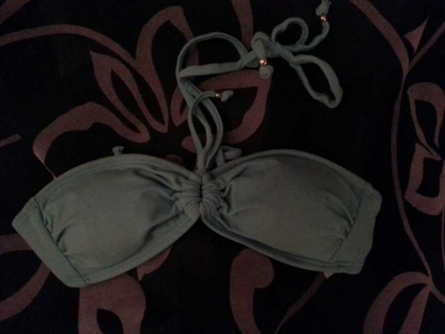 Mintfarbenes Bikinioberteil