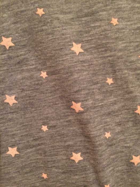 T-Shirt mit Sternchen / H&M