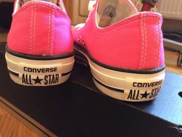 Converse Pink