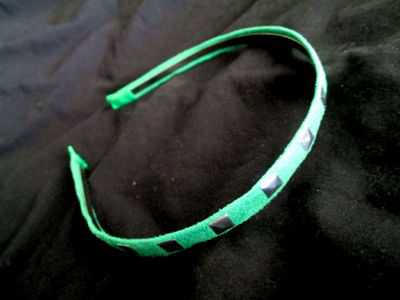 Giftgrüner Haarreifen mit Nieten *Punk* *Gothic* *Cyber* *Rockabilly* *Zombie*