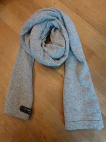 Grauer, schmaler Kaschmir Schal