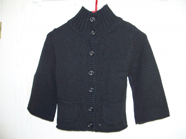 ANOTHER WOMAN// Kurzes Strickjäckchen/ Cardigan bauchfrei mit auffälligem Rückenteil Gr. S