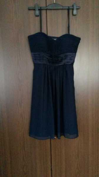 Schickes Cocktailkleid in dunkelblau