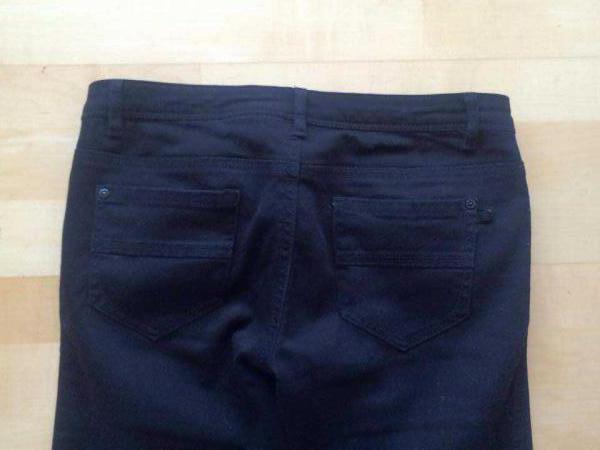 CLOCKHOUSE // Schwarze Röhre