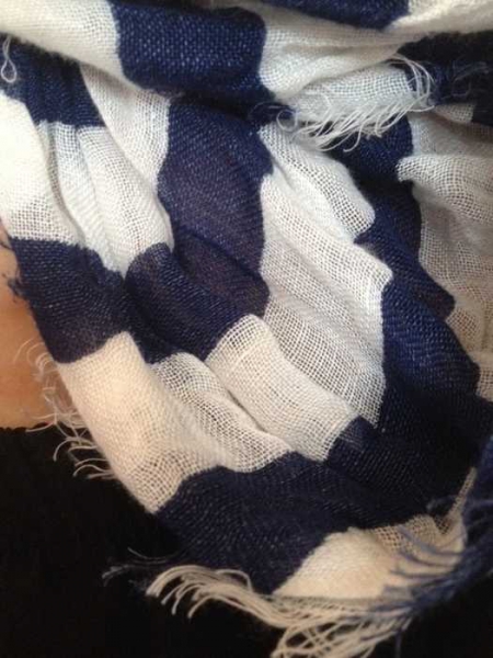 blau/ weiß gestreiftes Tuch