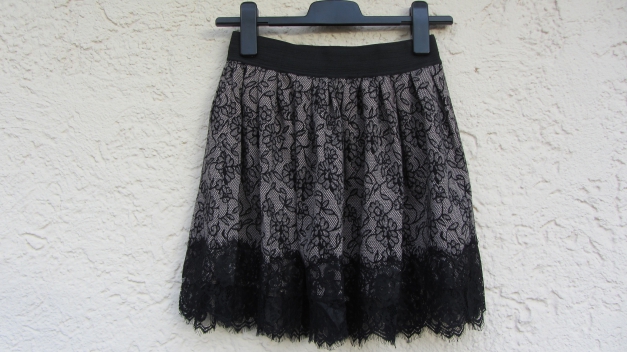 Süßer Rock von Promod mit Spitze