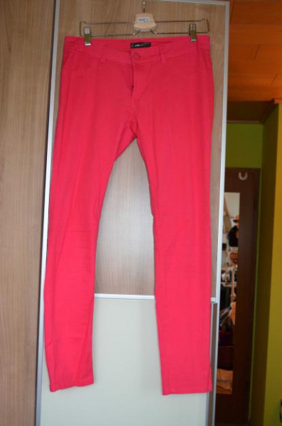 Pinke Röhrenhose