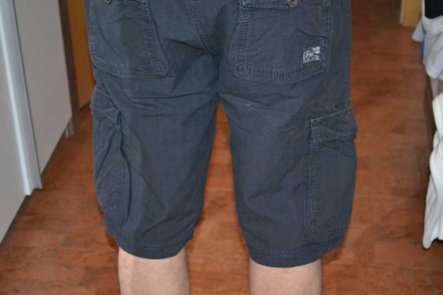 Esprit Kurze Hose in Schwarz