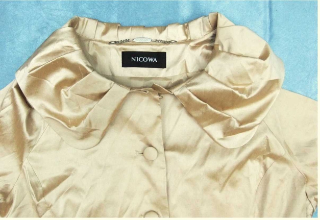 Nicowa Damen-Mantel halblang - Oberstoff 100 % Seide - hellgold glänzend - Größe 44