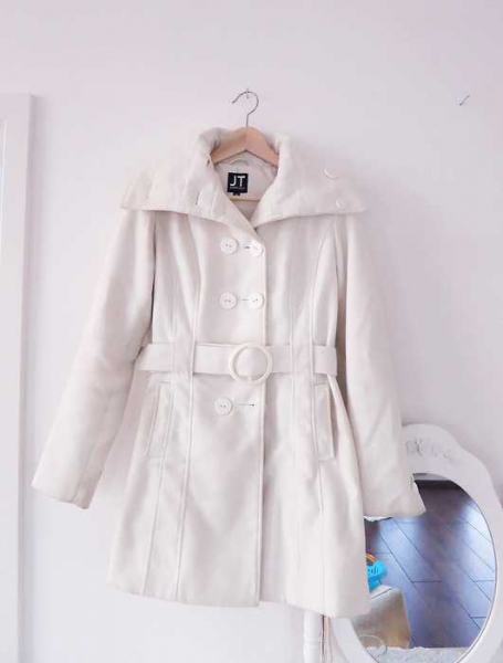Schöner Mantel weiß // Herbst-Winter14