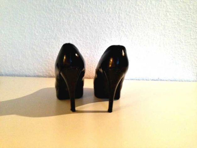 Tolle schwarze Plateau-Heels in 40