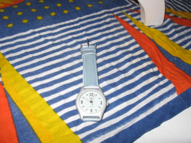 *** Neue Uhr mit leerer Batterie ***