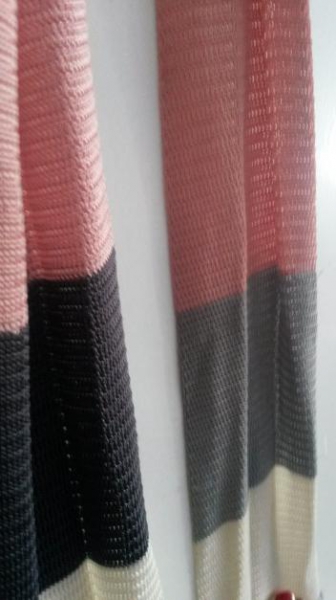 dünner gestreifter Schal