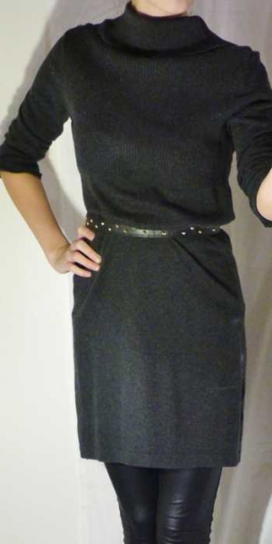 elegantes dunkelgraues Wollkleid