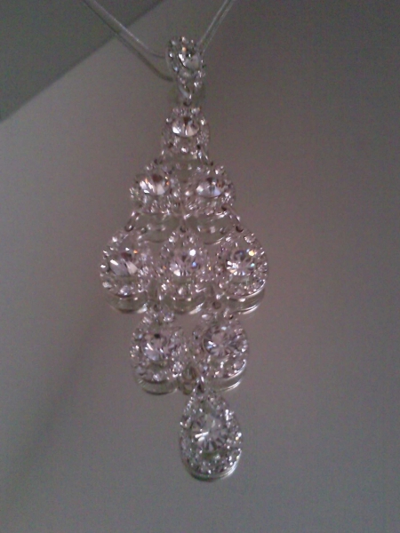 Kette mit Strassanhänger