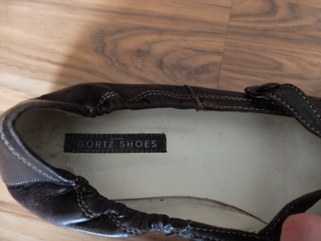 Schicke verspielte Riemchenballerinas mit Lochmuster