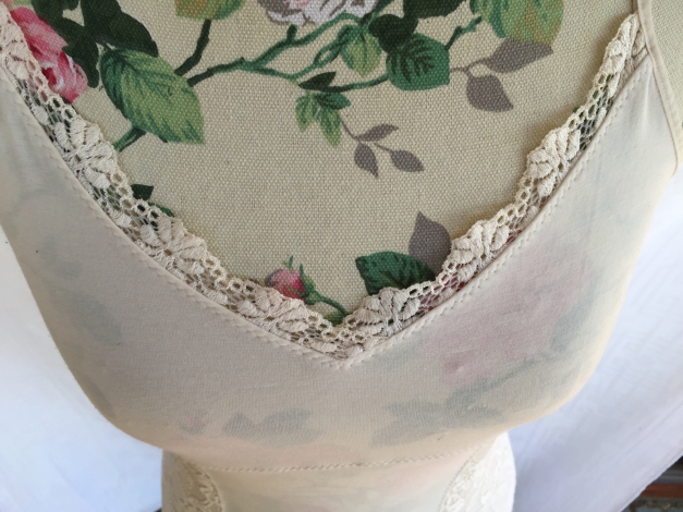 Falke Top mit Spitze