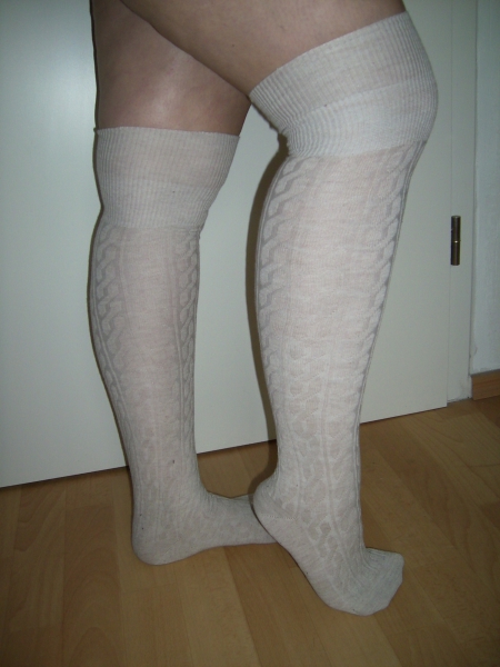 Weiße Overknee Strümpfe