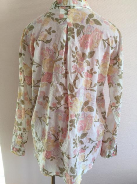 Bluse mit Rosenmuster von H&M