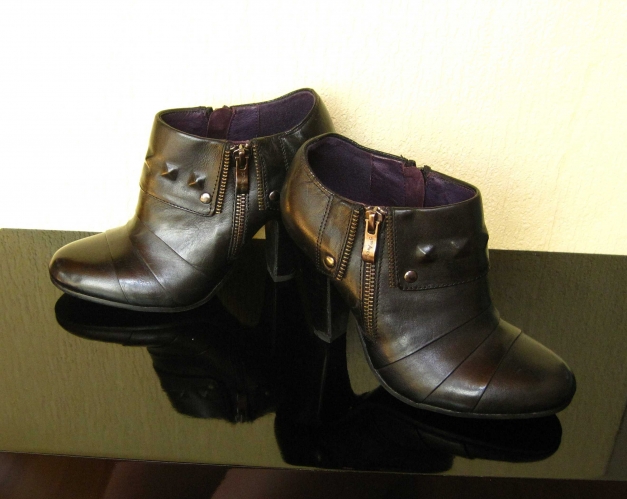 Ankle Boots mit Nieten