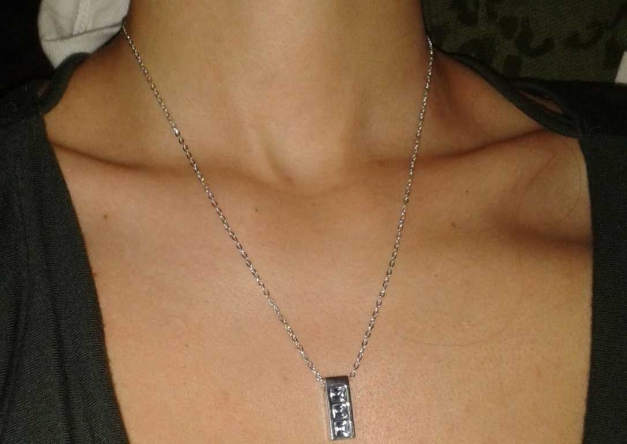 Silberfarbene Kette + Ring, blaue Steine