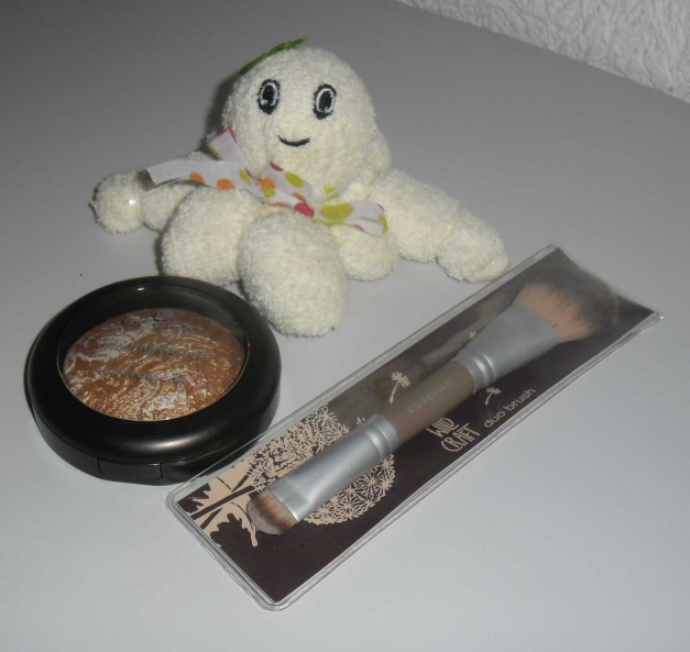 essence Bronzer & Pinsel Set *Creamylicious & Wildcraft* 
