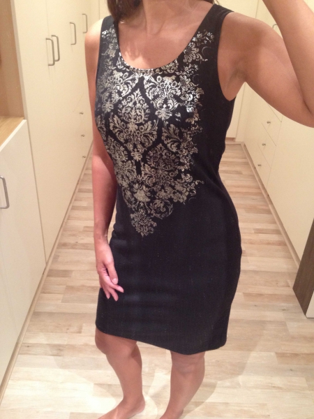 Kurzes Kleid mit Goldprint