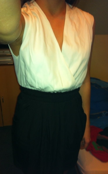 schwarz weißes Kleid von Vero Moda