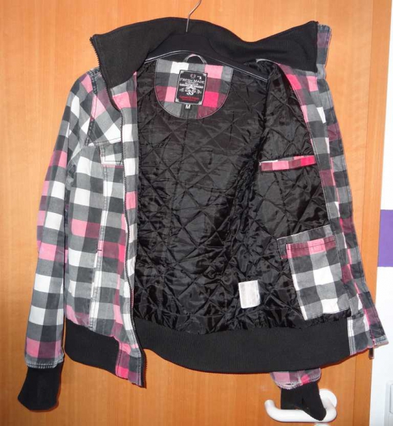 Coole karierte Winterjacke in pink, weiß, schwarz