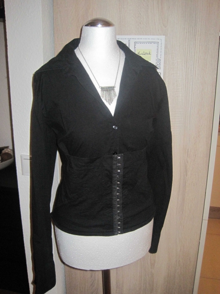 schwarze Bluse Korsettstil