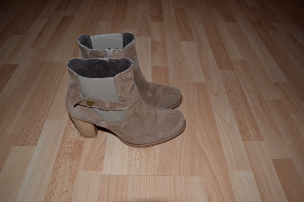 Coole Echtlederchelseaboots mit Schnalle, beige/braun, Größe 38