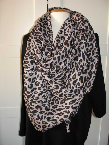 XXL Leo Tuch von H&M 140x140 cm