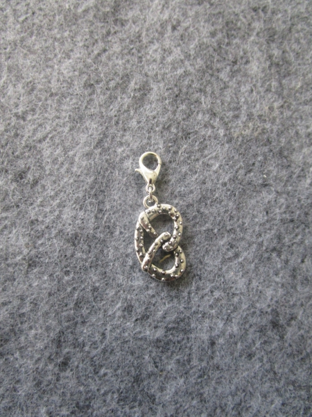 Charmsanhänger Brezl 