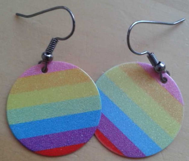 Bunt gestreifte Ohrringe