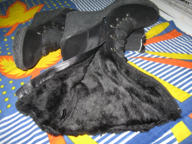 *** NEU ~ Winterstiefel ~ Fell ***