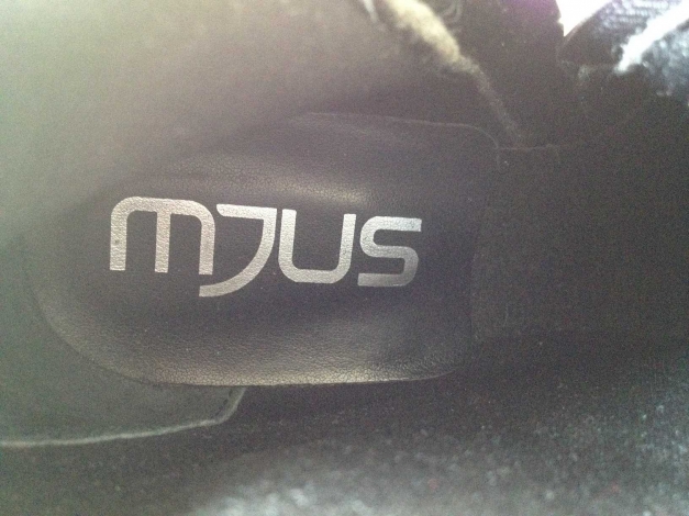 Mjus / coole Stiefelette mit Nieten 