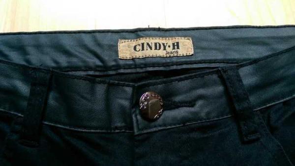 Röhrenjeans mit Lederimitat NEU